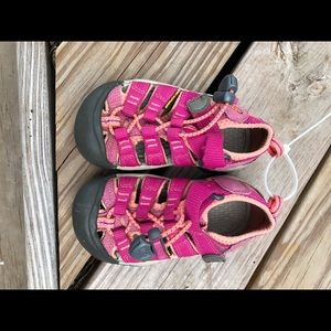 Toddler Girl’s Keen Sandals